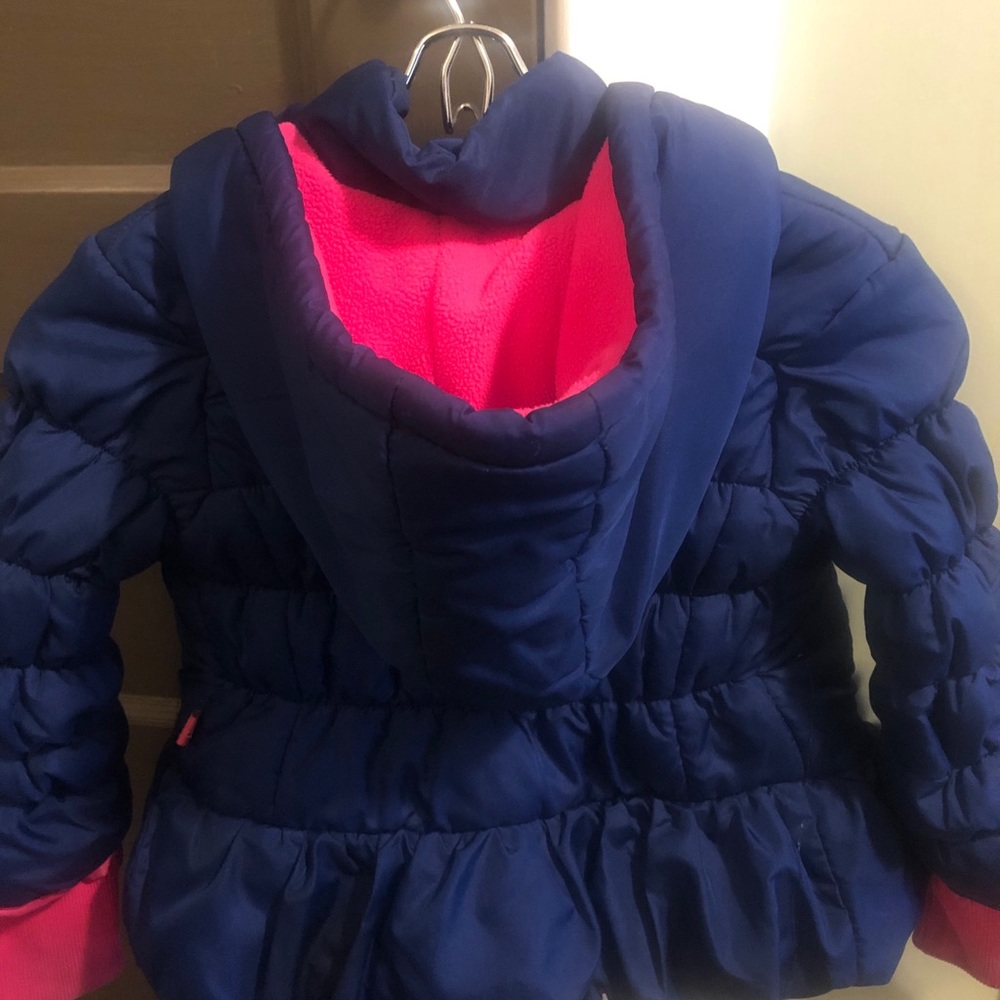 Hello Kitty puffer coat - Picture 4 of 6